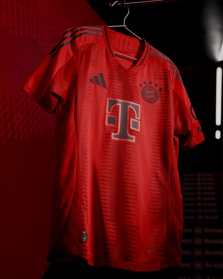 Bayern Monaco, svelata la prima maglia per la prossima stagione- immagine 2