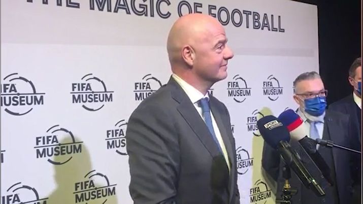 Infantino: “La Fifa sta studiando il Var a chiamata. L’idea è che gli allenatori possano…” - immagine 1