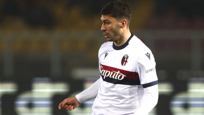 LECCE, ITALY - FEBRUARY 09: Nicolò Cambiaghi of Bologna during the Serie A match between Lecce and Bologna at Stadio Via del Mare on February 09, 2025 in Lecce, Italy. (Photo by Maurizio Lagana/Getty Images) Parma-Bologna, le formazioni ufficiali: sorpresa Cambiaghi! La scelta su Man e Calabria - immagine 1