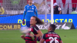 Alex Sandro che combini? Entrata killer su David Luiz, suo compagno di squadra