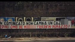 Roma, striscione contro Friedkin e Gasperini: “Un comunicato non cambia un c….”