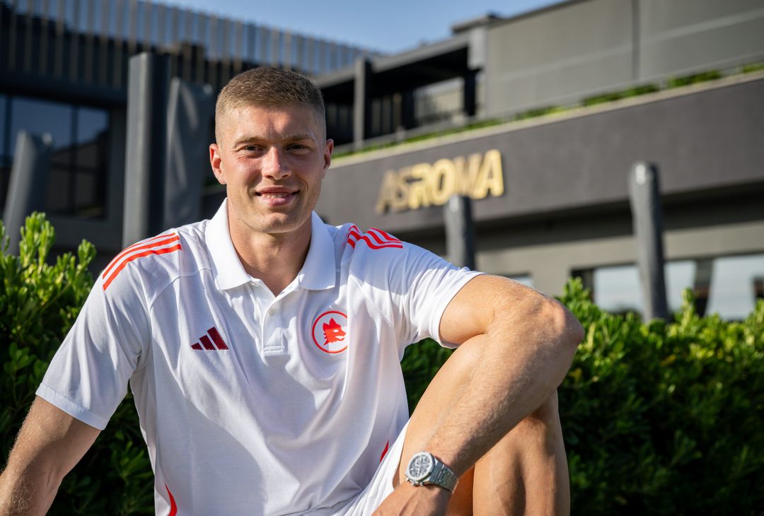 Roma, le prime immagini di Dovbyk con la maglia giallorossa – FOTO GALLERY - immagine 5