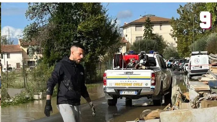 Biraghi, da capitano ad angelo del fango: una mattinata in aiuto della Toscana - immagine 1