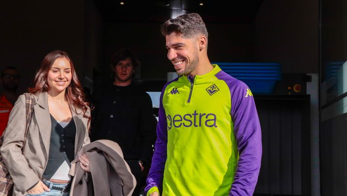 GERMOGLI PH: 2 DICEMBRE 2026 FIRENZE AEROPORTO PERETOLA AMERIGO VESPUCCI ARRIVO DEL NUOVO GIOCATORE DELLA FIORENTINA MANOR SOLOMON Piccoli e quell’occasione d’oro. Attesa per il debutto di Solomon - immagine 1