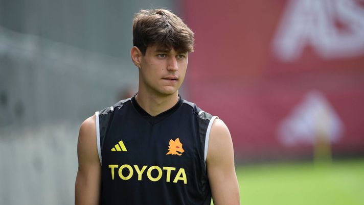 Roma, Matic torna a lavorare in gruppo a Trigoria. C’è anche il giovane Alessio - immagine 1