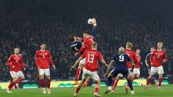 McTominay, la rovesciata che ha portato la Scozia ai Mondiali sarà un murale – FOTO