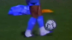 Quel palleggio indimenticabile senza scarpetta: Maradona regalò uno show incredibile!