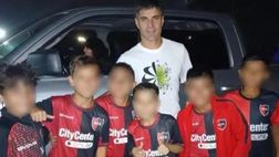 Caso Newell’s Old Boys: sei bambini sospesi per una foto con Ignacio Malcorra