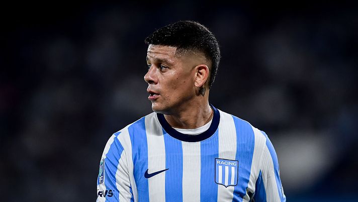 La serata folle di Rojo: regala un gol, pugno a M. Quarta ed rosso. Poi insulta l’arbitro: “Hijo de pu**” - immagine 1