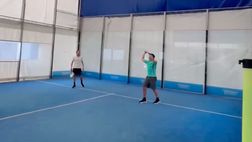 VIDEO / Conte, partita di padel in attesa di conoscere il suo futuro