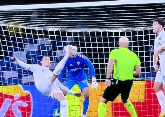 FINALE! Napoli-Qarabag 2-0: gli azzurri vincono grazie a McTominay e a un autogol - immagine 3