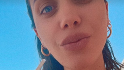 Eleonora Boi e l’abito scelto per l’ultimo scatto: “Non è tutto rose e fiori”