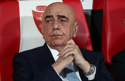 Adriano Galliani sulla panchina del Monza (Foto di Marco Luzzani/Getty Images) Galliani sul Monza