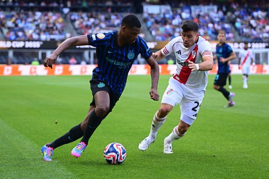 Denzel Dumfries durante Inter-River Plate al Lumen Field il 25 giugno 2025 a Seattle, Washington. (Foto di Mattia Pistoia - Inter/Inter tramite Getty Images) Inter, stile “Seattle Grunge”! Chivu si prende gli ottavi di finale e la squadra- immagine 3