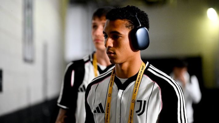 PHILADELPHIA, PENNSYLVANIA - JUNE 22: Alberto Costa of Juventus during the FIFA Club World Cup 2025 group G match between Juventus FC and Wydad AC at Lincoln Financial Field on June 22, 2025 in Philadelphia, United States. (Photo by Daniele Badolato - Juventus FC/Juventus FC via Getty Images) A. Costa: “Amo la pressione, ecco perché non giocavo! Mi ispiro a Cancelo e Dani Alves” - immagine 1