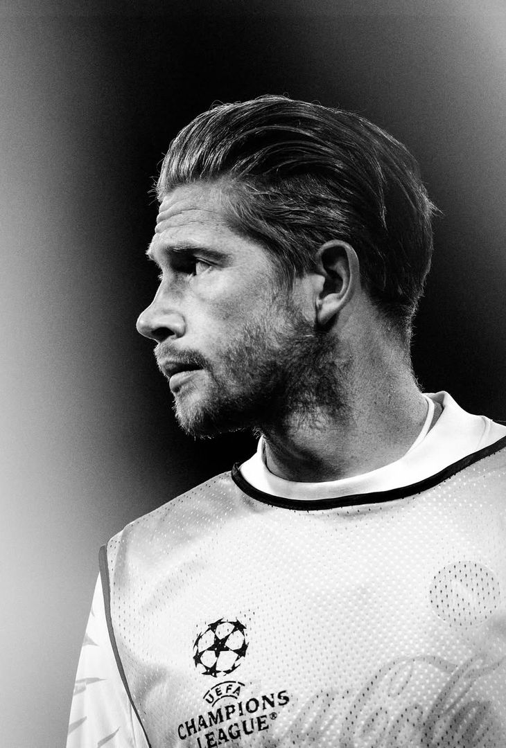 L'estasi per la prestazione di Kevin De Bruyne e la gioia per la doppietta messa a referto da Rasmus Hojlund: due sentimenti positivi (e cardini) rappresentati alla perfezione dal riassunto 'in bianco e nero' di Napoli-Sporting Lisbona realizzato dall'admin dell'account Instagram della compagine partenopea.