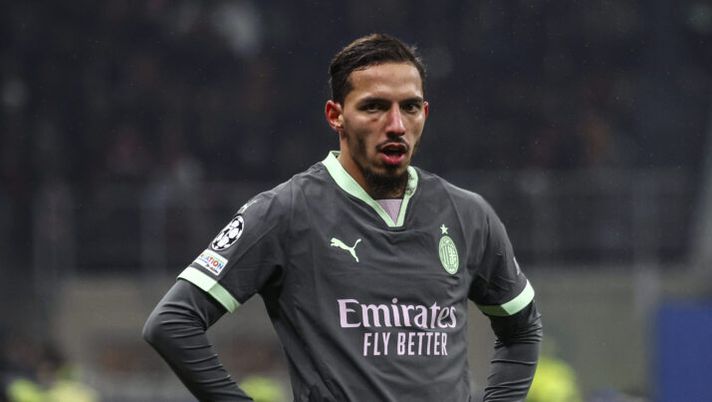 MILAN, ITALY - JANUARY 22: Ismael Bennacer of AC Milan looks on during the UEFA Champions League 2024/25 League Phase MD7 match between AC Milan and Girona FC at Stadio San Siro on January 22, 2025 in Milan, Italy. (Photo by Giuseppe Cottini/AC Milan via Getty Images) Milan, c’è un’offerta dalla Francia per Bennacer: i dettagli e su Okafor-Napoli… - immagine 1