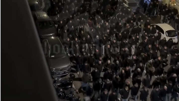 Tensione prima di Roma-Stoccarda: cosa è successo tra tifosi giallorossi e tedeschi - immagine 1