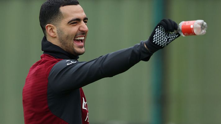LONDON COLNEY, ENGLAND - JANUARY 19: Mikel Merino of Arsenal reacts during an Arsenal Training Session at Sobha Realty Training Centre on January 19, 2026 in London Colney, England. (Photo by Jasper Wax/Getty Images) Arsenal, preoccupazione per l’infortunio di Merino: “Rara frattura da stress al piede” - immagine 1