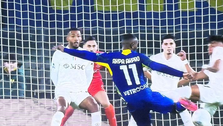 Verona-Napoli 1-1, Akpa Akpro trova la parità: ma che proteste degli azzurri! – VIDEO - immagine 1