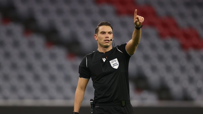 MUNICH, GERMANY - DECEMBER 09: Referee Sandro Schärer during the UEFA Champions League Group A stage match between FC Bayern Muenchen and Lokomotiv Moskva at Allianz Arena on December 09, 2020 in Munich, Germany. (Photo by Alexander Hassenstein/Getty Images) FC Bayern Muenchen v Lokomotiv Moskva: Group A - UEFA Champions League