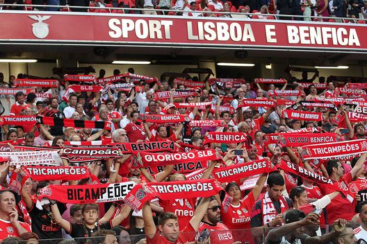 Lisbona, Portogallo - 21 agosto 2016: Tifosi del Benfica durante una partita di campionato. (Foto di Carlos Rodrigues/Getty Images) Verso il Mondiale per Club: Benfica, la grande potenza del Portogallo- immagine 5