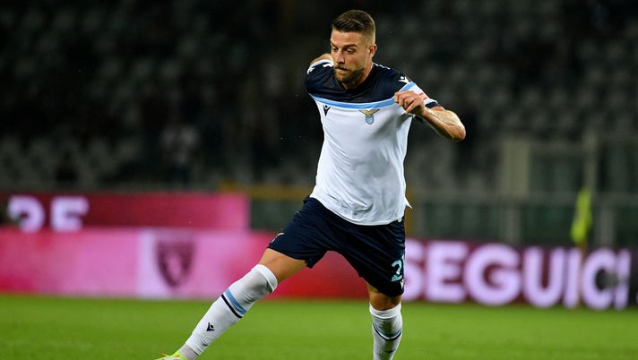 TURIN, ITALY - SEPTEMBER 23: Sergej Milinkovic Savic of SS Lazio in action during the Serie A match between Torino FC v SS Lazio at Stadio Olimpico di Torino on September 23, 2021 in Turin, Italy. (Photo by Marco Rosi - SS Lazio/Getty Images) Lazio, gerarchie stabilite a centrocampo: Milinkovic l’asso di Sarri - immagine 1