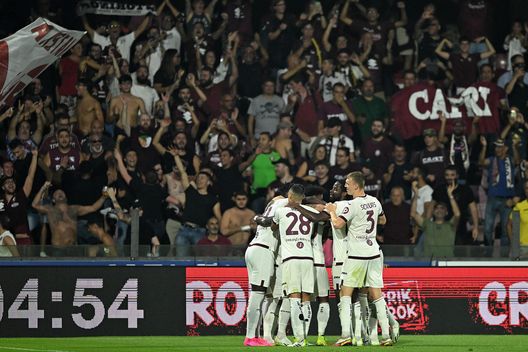 SALERNO, ITALY - SEPTEMBER 18: Nemanja Radonjic of Torino FC celebrates after scoring the 0-3 goal during the Serie A TIM match between US Salernitana and Torino FC at Stadio Arechi on September 18, 2023 in Salerno, Italy. (Photo by Francesco Pecoraro/Getty Images) Il Torino ospita la Roma: inizia un tour de force con avversari complicati- immagine 3