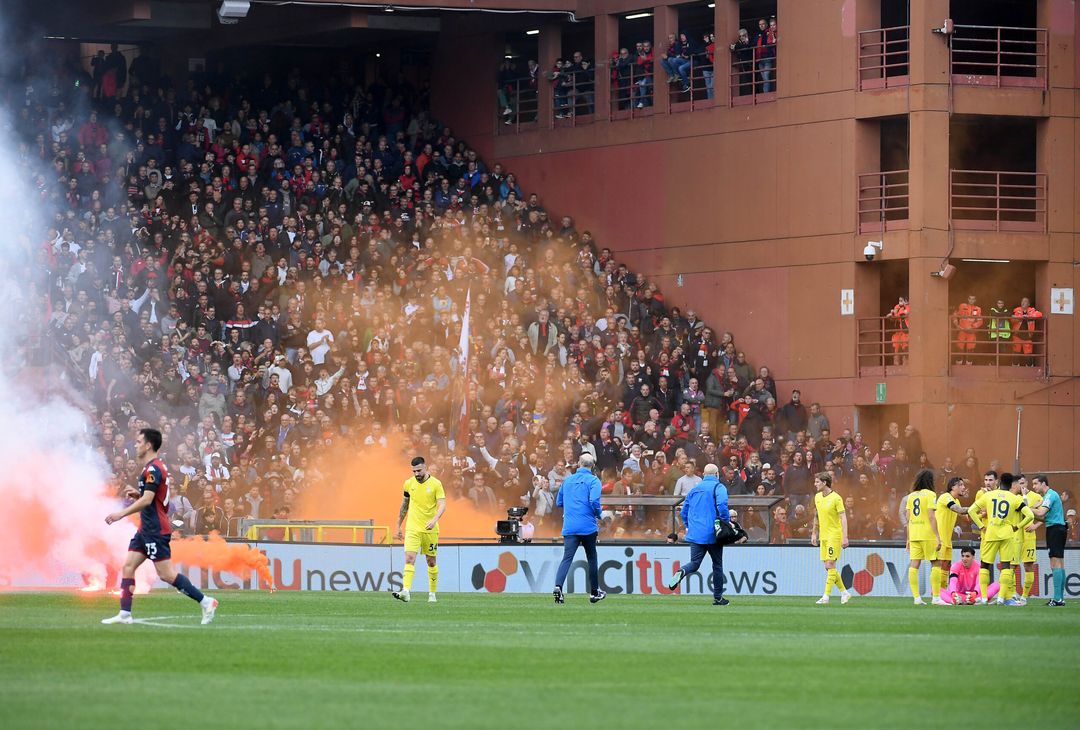 Genoa-Lazio, fumogeni