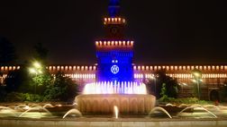 Inter, festa con 700 invitati. Tanti vip, i cori di Dimarco e il siparietto Bonolis-Thuram