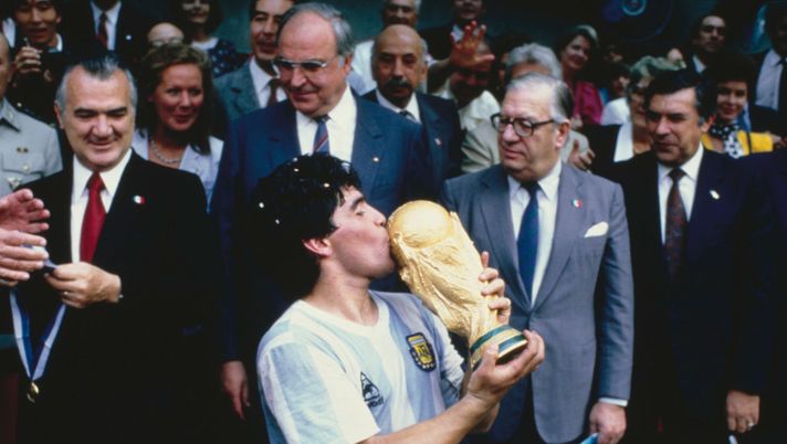 Giannina Maradona: “Mio padre è stato derubato violentemente del Pallone d’Oro” - immagine 1
