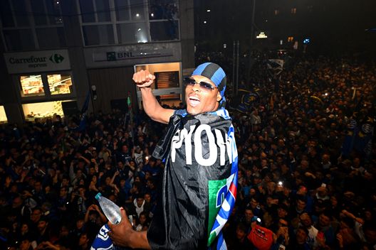 Dumfries, patteggiamento per lo striscione contro Theo Hernandez. Multa di 4mila euro- immagine 2