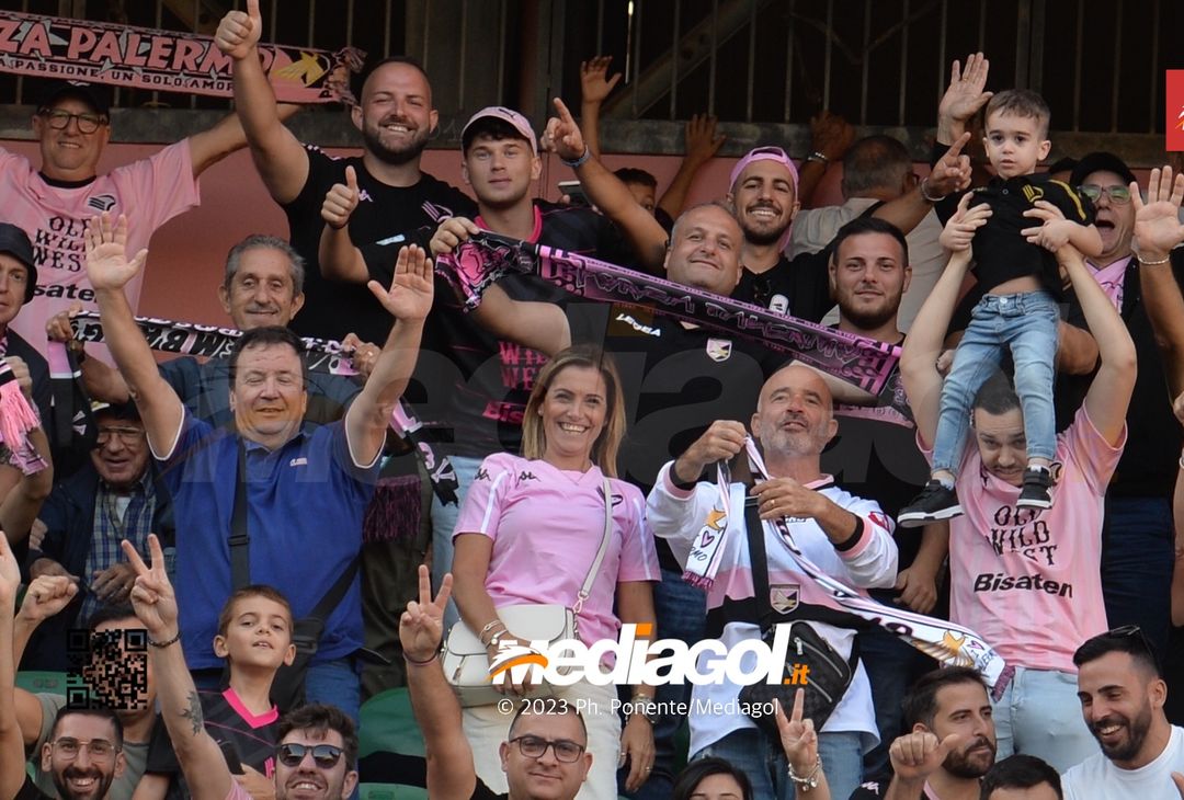 FOTOTIFO Palermo-Lecco, gli scatti ai tifosi al “Renzo Barbera” (GALLERY) - immagine 41