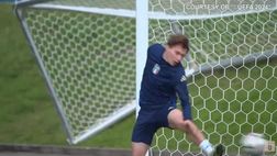 VIDEO / Italia, gli azzurri si divertono in allenamento. E in porta finisce…Barella!