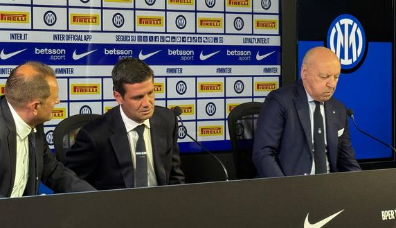 Chivu: “Inter resti ai vertici. Modulo? Ibrido. Calhanoglu, Leoni e il mercato…”- immagine 2