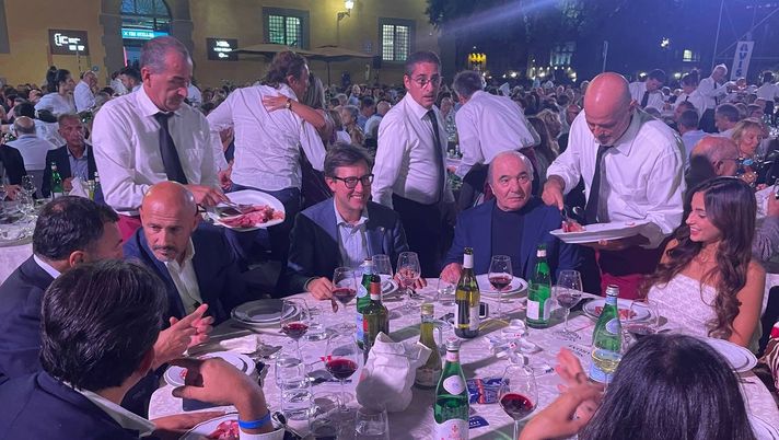 FOTO VN – I vertici viola al tavolo con Nardella. Si parlerà di stadio? - immagine 1