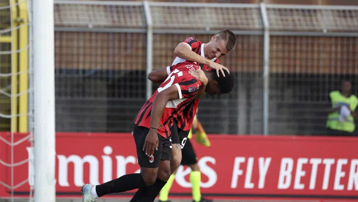 Silvano Vos Francesco Camarda Milan Futuro-Carpi 1-1 Serie C 2024-25