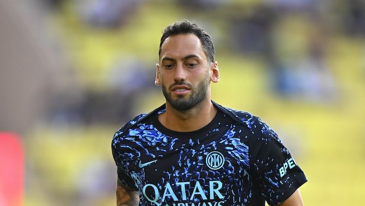 Non solo Calhanoglu: ecco i 12 squalificati per la prima giornata di Serie A - immagine 1