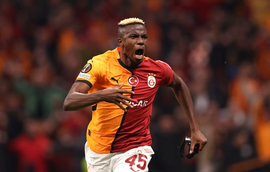 Victor Osimhen, attaccante del Galatasaray, esulta dopo la rete in Europa League contro il Tottenham (Photo by Ahmad Mora/Getty Images) Osimhen