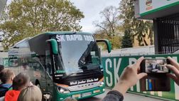 VIDEO VN – Il pullman del Rapid Vienna arriva alla stadio: manca poco
