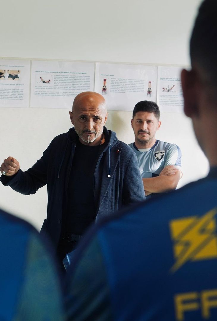 Il ct della Nazionale Luciano Spalletti ha assistito questo pomeriggio all’allenamento dei giallazzurri