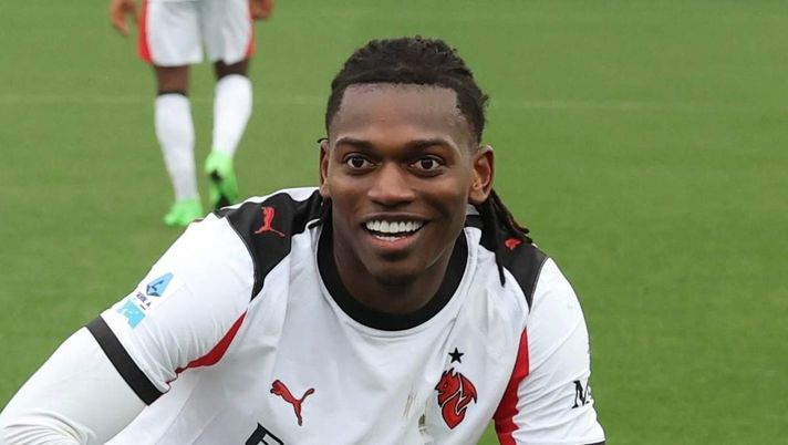 L'esultanza di Rafael Leao (attaccante AC Milan) per il suo gol in Cremonese-Milan 0-2 (Serie A 2025-2026) | News (Getty Images) Milan, dialogo in corso con Leao per il rinnovo del contratto: cifre e dettagli