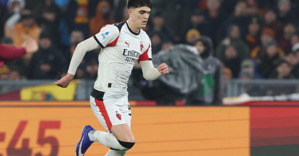 milan bartesaghi all8217intervallo della sfida contro il pisa dobbiamo attaccare l8217area da Pianetamilan.it milan bartesaghi all8217intervallo della sfida contro il pisa dobbiamo attaccare l8217area