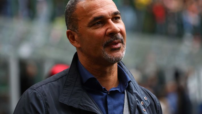 MILAN, ITALY - APRIL 15:  Ruud Gullit before the serie A match between AC Milan and SSC Napoli at Stadio Giuseppe Meazza on April 15, 2018 in Milan, Italy.  (Photo by Marco Luzzani/Getty Images)  gullit-dichiarazioni-reijnders-sarà-una-perdita-incredibile-per-il-milan-quando-andrà-via