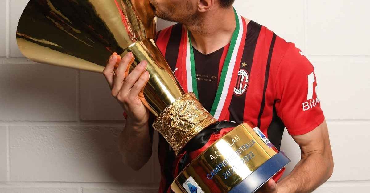Buon compleanno, Gabbia: il centrale del Milan compie 26 anni. Gli auguri social, la carriera rossonera Buon compleanno, Gabbia: il centrale del Milan compie 26 anni. Gli auguri social, la carriera rossonera