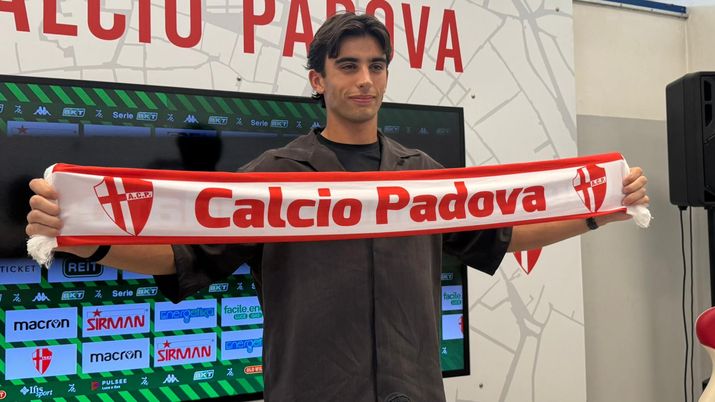Padova, si presenta Mouquet: “Qui voglio crescere: opportunità giusta per me. E su Gigio Donnarumma…” Padova, si presenta Mouquet: “Qui voglio crescere: opportunità giusta per me. E su Gigio Donnarumma…” - immagine 1