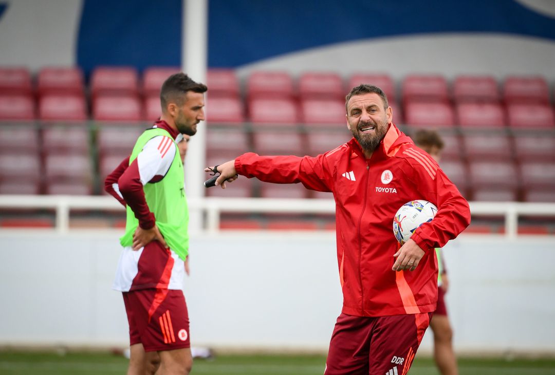 Ritiro Roma, primo allenamento in Inghilterra: c’è Paredes – FOTO GALLERY - immagine 11