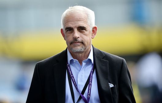 BURNLEY, INGHILTERRA - 18 SETTEMBRE: Alan Pace, presidente del Burnley, arriva allo stadio prima della partita di Premier League. (Foto di Nathan Stirk/Getty Images Non solo il Burnley: il proprietario Alan Pace acquista l’Espanyol- immagine 2
