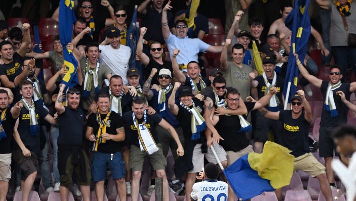 GETTY IMAGES  Fiesta que es fantástica esta fiesta! La gioia dei tifosi del Verona a Salerno - immagine 1