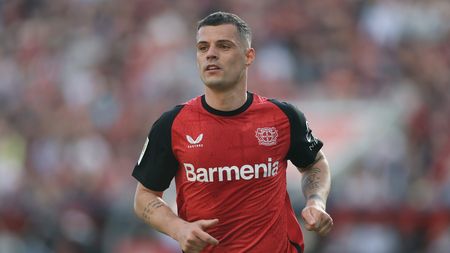 LEVERKUSEN, GERMANY - APRIL 12: Granit Xhaka of Bayer 04 Leverkusen is seen during the Bundesliga match between Bayer 04 Leverkusen and 1. FC Union Berlin at BayArena on April 12, 2025 in Leverkusen, Germany. (Photo by Lars Baron/Getty Images) granit-xhaka-milan-papa-kosovo-tare-calciomercato-trattativa-bayer-leverkusen